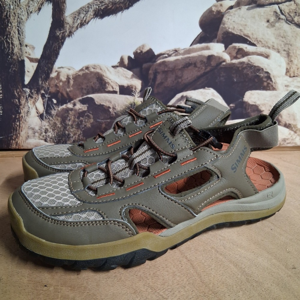 Simms Westshore Fishing Sandals Mens 9 Tan Orange Bungee Closed Toe